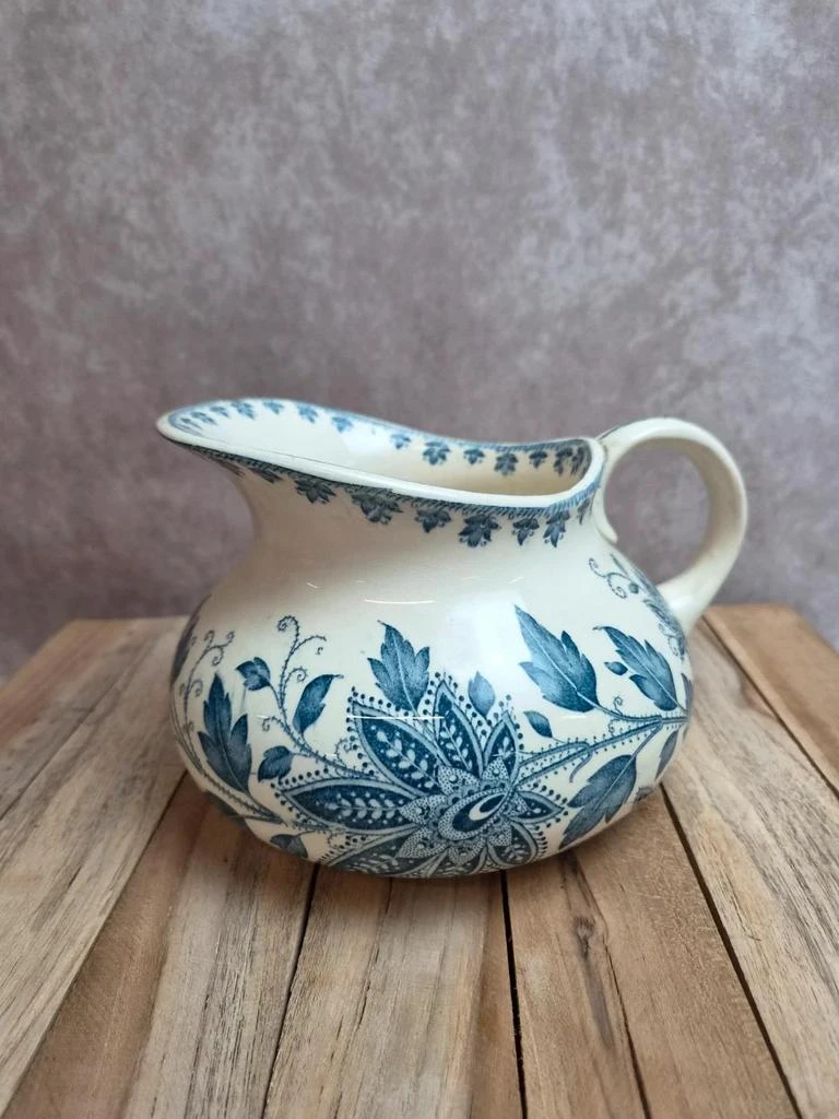 Petit broc joufflu Sarreguemines Burgos – faïence ancienne bleu et blanc